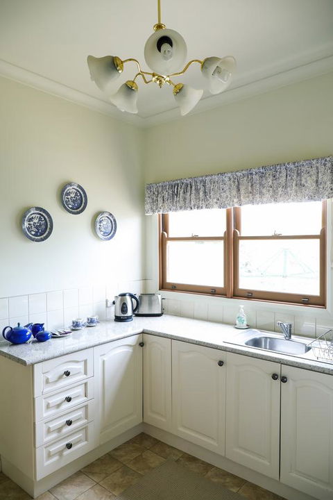 Miss Pym's Cottage - Accommodation NT 27