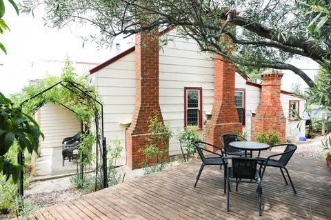 Miss Pym's Cottage - Accommodation NT 4