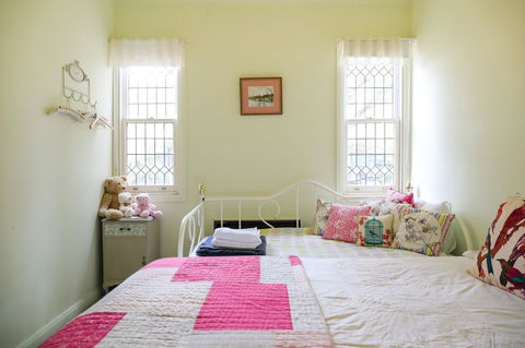 Miss Pym's Cottage - Accommodation NT 25