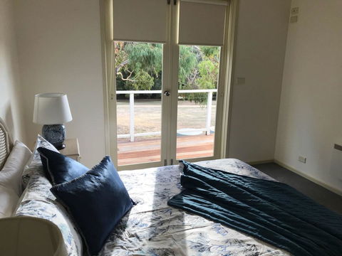 Lakeside Conti Villas - Accommodation NT 4