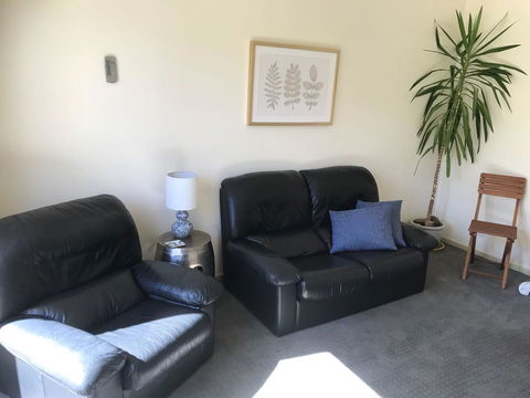 Lakeside Conti Villas - Accommodation NT 13