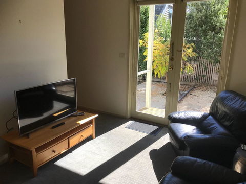 Lakeside Conti Villas - Accommodation NT 11