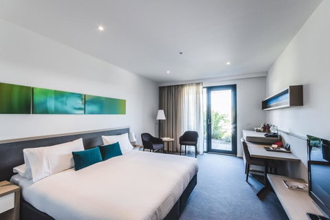 Quarters At Flinders Hotel - Accommodation NT 15