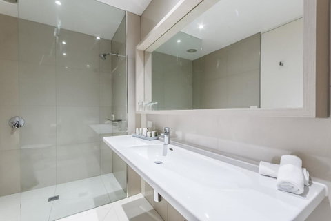 Quarters At Flinders Hotel - Accommodation NT 18