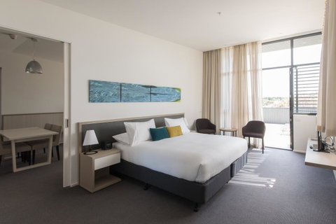 Quarters At Flinders Hotel - Accommodation NT 3