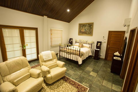 The Block Vista B&B - NT Tourism 1