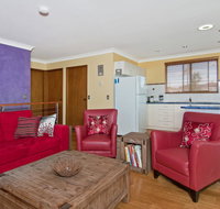 THE BOARDROOM ON BANKSIA - 11 Banksia Ave Bonny Hills - Accommodation NT