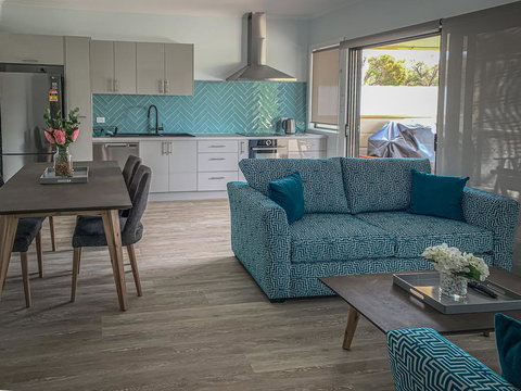 The Boathouse - Accommodation NT 0