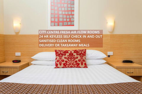 The Club Motel And Apartments - NT Tourism 0