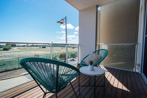 The Cove @ New Port-Pool - Spa - Sauna - Gym & More - NT Tourism 1
