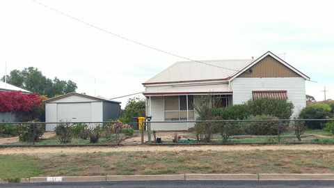 The Crooked Cottage - NT Tourism 1