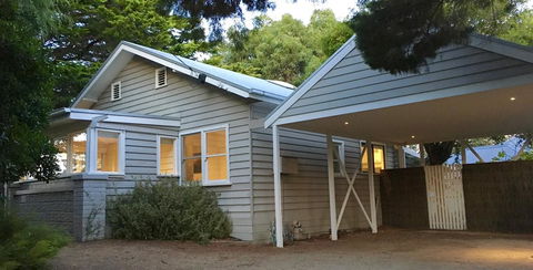 The Cute Beach House - NT Tourism 0