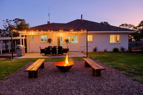 The Farmhouse. - NT Tourism 0