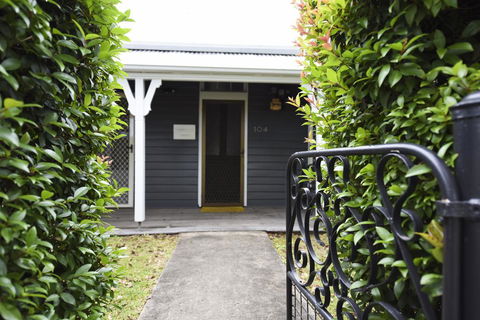 The Grey House - Accommodation NT 2