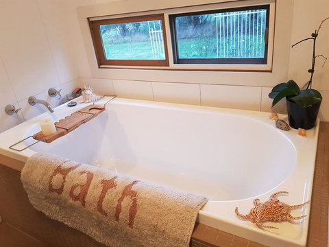 The Gurdies Room With Amazing Sunset Views - Accommodation NT 2