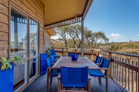 The Heyfield Hideaway: Tennis & Spa - NT Tourism 1