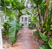 The Lakehouse in Raffetys Resort - Accommodation NT