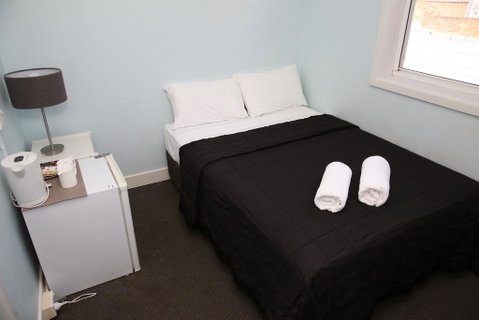 The Lakes Hotel - Accommodation NT 2