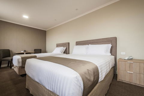 The Lighthouse Hotel - NT Tourism 3