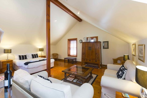 The Mews Studio - Accommodation NT 2