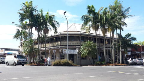 The Middle Pub - NT Tourism 0