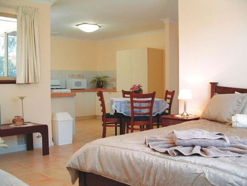 The Nosh & Nod - Avon Terrace - Accommodation NT 1