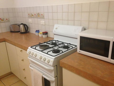 The Nosh & Nod - Avon Terrace - Accommodation NT 2