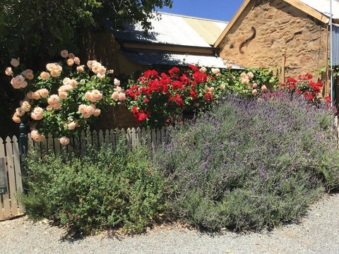 The Olde Devonshire House - Accommodation NT 2