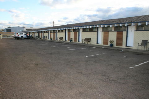 The Plains Motor Inn - NT Tourism 1