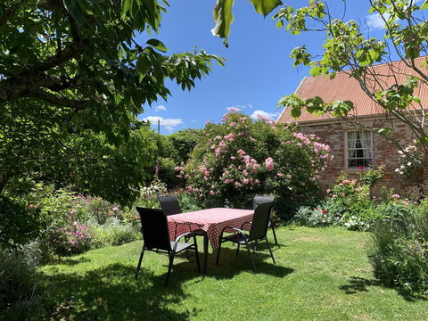 The Racecourse Inn - Accommodation NT 3