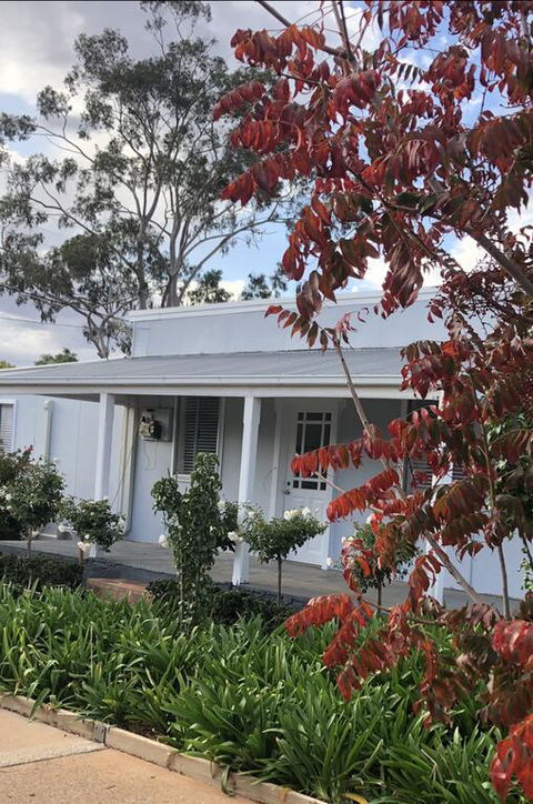 The Rested Guest 3 Bedroom Cottage West Wyalong - NT Tourism 3