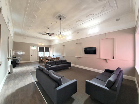 The Royal Hotel - Accommodation NT 2