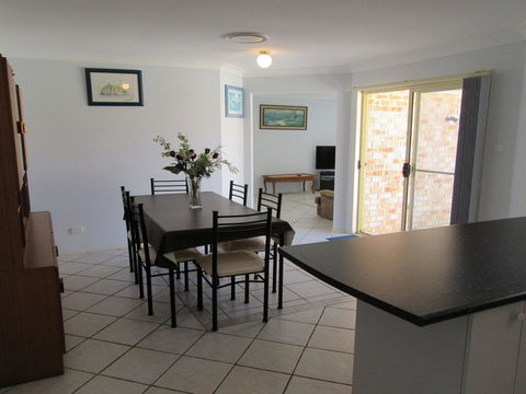 The Salamander', 99 Salamander Way - Aircon & Large Yard For Kids - NT Tourism 3