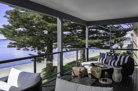 The Seaview - Designer Beachfront House - NT Tourism 0