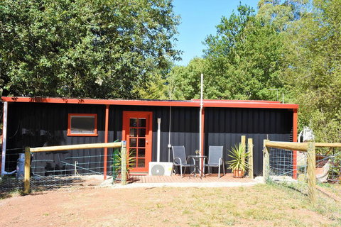 The Shelter Shed Garden Studio Apartment - NT Tourism 2