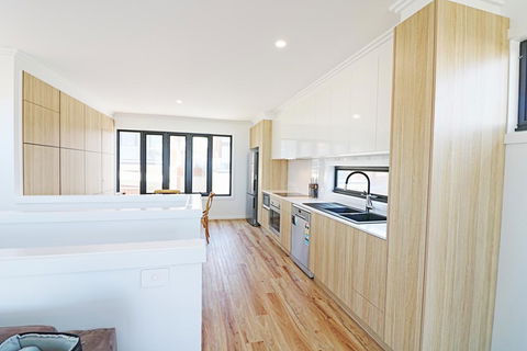 The Shore Break 6 Apartment - NT Tourism 2