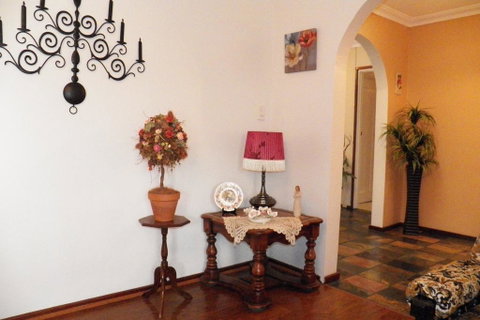 The Spanish Retreat And BnB - 24 Hrs - Accommodation NT 2