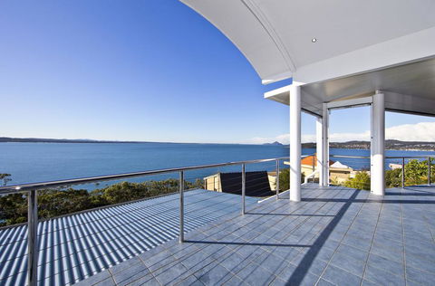 The Ultimate Ocean View - A Luxury Home - NT Tourism 1