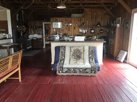 The Woolshed And Farmhouse Blue, Bruny Island - NT Tourism 1