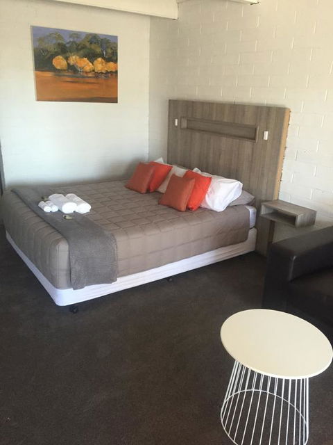Thomas Lodge Motel - NT Tourism 0