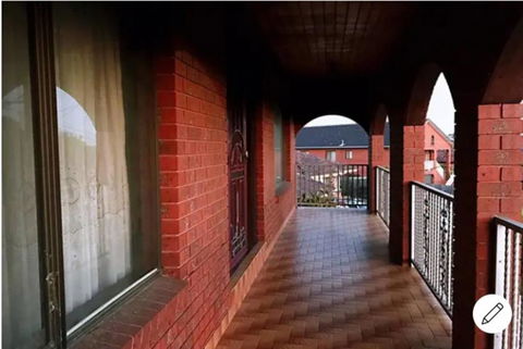 Thomastown Antique House En-suite Room - NT Tourism 3