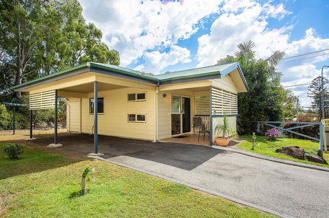 Tiaro Tourist Stopover - NT Tourism 1