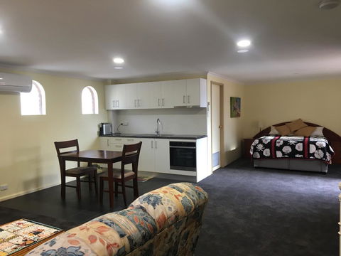 Tinder Lodge Studio - NT Tourism 0