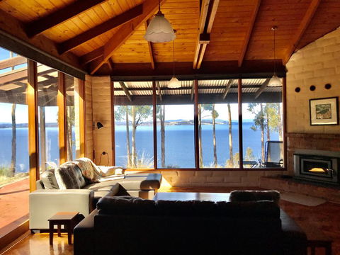 Tinderbox Cliff House - NT Tourism 1