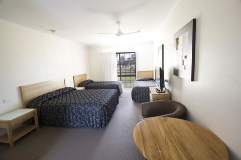 Tocumwal Golf Resort - NT Tourism 2