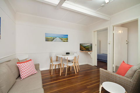 Tondio Terrace Flat 5 - Pet Friendly, Ground Floor Budget Style Accommodation - Accommodation NT 1