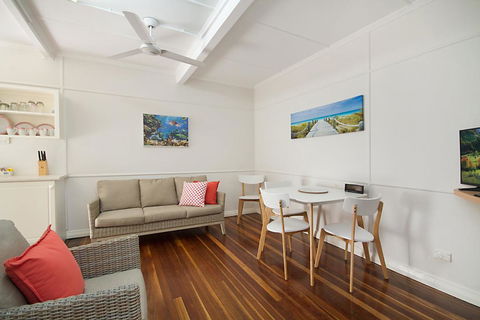 Tondio Terrace Flat 5 - Pet Friendly, Ground Floor Budget Style Accommodation - Accommodation NT 0