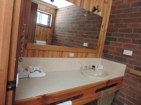Tooleybuc Country Roads Motor Inn - NT Tourism 1
