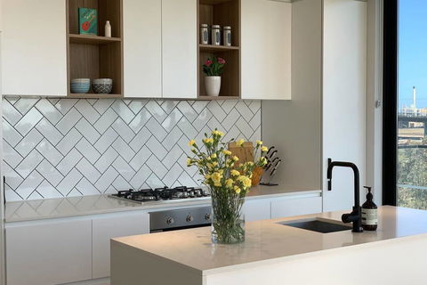 Top Floor Views, Yarraville, 2 Bedroom, 2bathroom - Accommodation NT 1