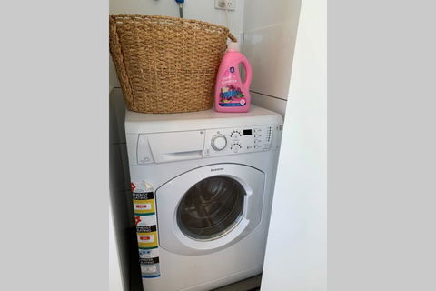 Top Floor Views, Yarraville, 2 Bedroom, 2bathroom - Accommodation NT 3